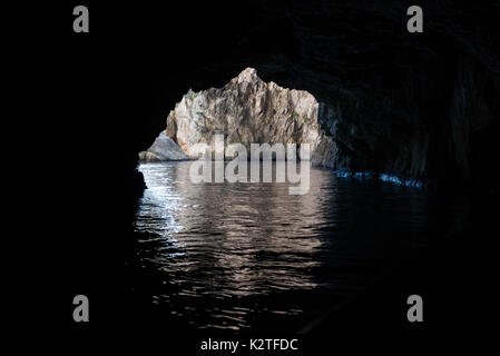 Ansicht von innen die Blaue Grotte Meer Höhle in Malta Stockfoto