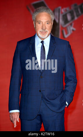 Foto muss Gutgeschrieben © Alpha Presse 079965 29/03/2017 Tom Jones Die Stimme de Finalist Photocall London Stockfoto