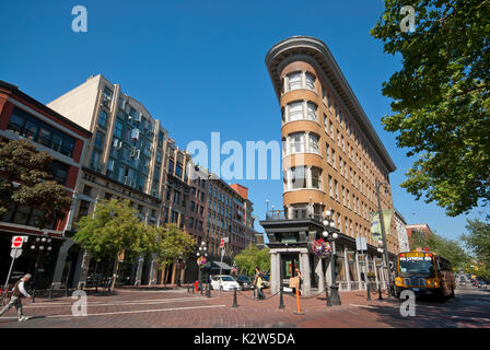 Flatiron Building (erbaut 1908-1909 von Parr und Gebühr Architekten) in Gastown Bezirk, Vancouver, British Columbia, Kanada Stockfoto