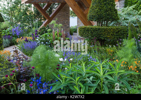 Die Morgan Stanley Garten, Designer Chris beardshaw. Silber-vergoldete Medaille Sieger.Publikumspreis Stockfoto