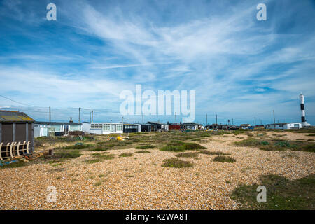 Eisenbahnwaggon Häuser auf der Landspitze Dungeness, Kent, Großbritannien Stockfoto