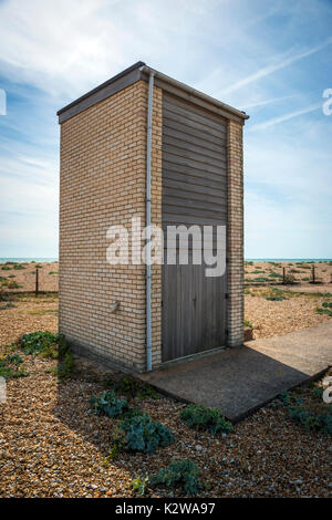 Nebelhorn Gebäude auf der Landspitze von Dungeness, Kent, Großbritannien Stockfoto