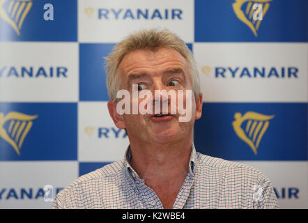 Ryanair Chief Executive Officer Michael O'Leary während einer Pressekonferenz im Grosvenor Hotel in London. Stockfoto