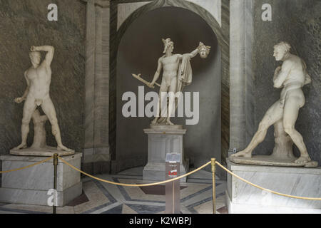 Vatikan Museum. Juni 2017. Perseus Statue, von Antonio Canova geschnitzt. Die Statue zeigt die triumphierende Perseus, die den abgetrennten Kopf der Medusa Stockfoto