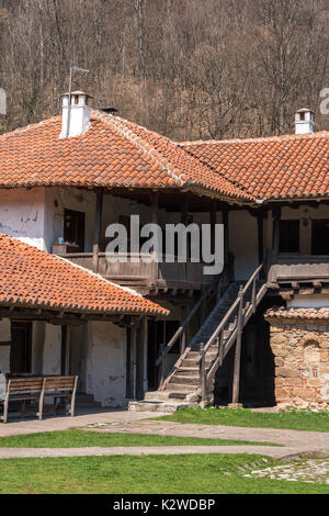 Panorama der mittelalterlichen Poganovo Kloster des Hl. Johannes des Theologen, Serbien Stockfoto