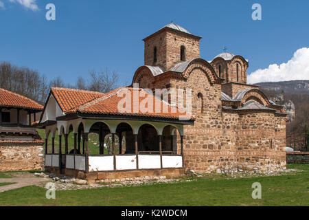 Panorama der mittelalterlichen Poganovo Kloster des Hl. Johannes des Theologen, Serbien Stockfoto