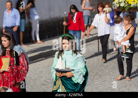 ABADIA, AMARES, PORTUGAL - 15. August 2017: traditionelle religiöse Prozession von Senhora da Abadia in Amares, Portugal Stockfoto