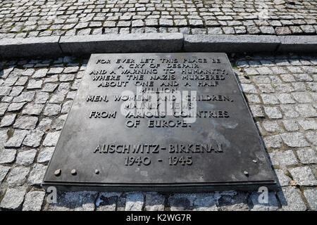 Die Meldung am Denkmal für diejenigen, die in die NS-Konzentrationslager Auschwitz Birkenau starben, in der Nähe der Stadt Oświęcim, Polen, photographe Stockfoto