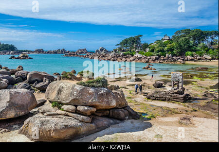 Frankreich, Bretagne, Côtes d'Armor, Cote De Granit Rose (rosa Granit Küste), Perros-Guirec, Ansicht von Saint-Guirec Strand mit dem Oratorium von Sa Stockfoto