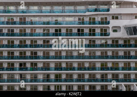 In der Nähe der Kabinen und ein Teil der Brücke an Steuerbord von Regal Princess Kreuzfahrt Schiff, wie es auf den Kai in Oslo, Norwegen günstig ist. Stockfoto