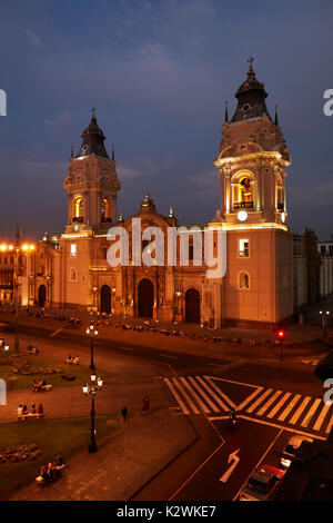 Kathedrale Basilica von Lima (Baubeginn 1535) Plaza Mayor, dem historischen Zentrum von Lima (Weltkulturerbe), Peru, Südamerika Stockfoto