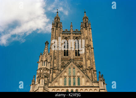 Central Tower oder Bell Harry Turm der Kathedrale von Canterbury in Canterbury in Kent in England in Großbritannien im Vereinigten Königreich Großbritannien Europa. Stockfoto