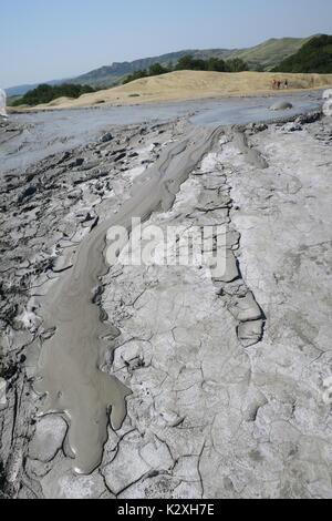 Berca Schlammvulkane sind geologische und botanische Reservierung in scorțoasa Gemeinde ganz in der Nähe in buzău County in Rumänien berca. Stockfoto