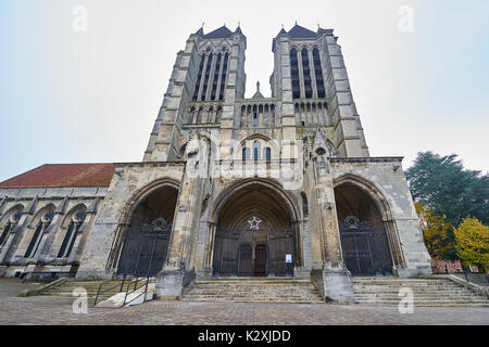 Die Kathedrale Notre Dame in Noyon, Oise, Picardie, Frankreich Stockfoto