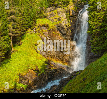 Die Wasserfälle von Saent sind eine der Perlen des Rabbiner-Tals im Trentino-Südtirol, Provinz Trient, Norditalien Stockfoto