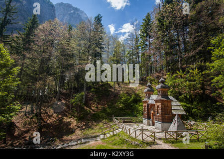 Blick von der Vršič Pass in den Julischen Alpen in Slowenien. Stockfoto