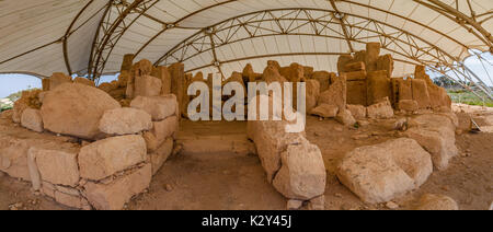 HAGAR QUIM, MALTA - 16. OKTOBER 2016: prähistorische Tempel, megalithischen Wahrzeichen der Insel Malta. Panoramablick. Stockfoto