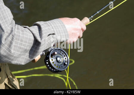 Fliegenfischen obere Chalke Fluss Stockfoto