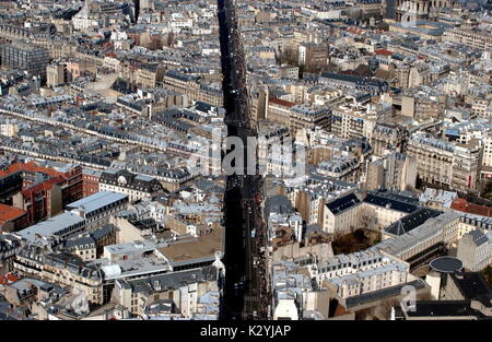 AJAXNETPHOTO. Frankreich, Paris. - Die RUE DE RENNES IN 14 ER - Ansicht von oben. Foto: Jonathan Eastland/AJAX REF: D1X 60604 1024 Stockfoto