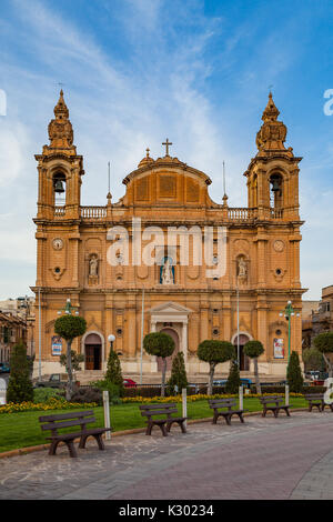 MALTA - Oktober 15, 2016: Die schöne Msida Pfarrkirche in sonniger Tag. Malta. Stockfoto