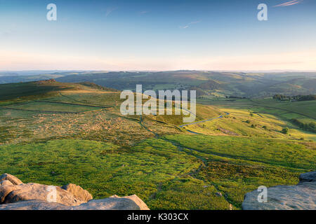 Die Aussicht von Higger Tor im Peak District National Park Stockfoto