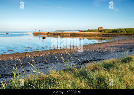 Der Hafen von Lindisfarne Insel an der Küste von Northumberland Stockfoto