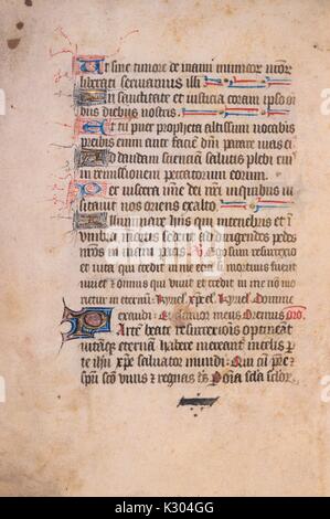 Bilderhandschrift Seite des Lateinischen Gebet mit ornamentalen Initialen und angrenzenden, von der "Incipiunt defunctorum Vigilie", aus dem 15. Jahrhundert Latein Buch der Stunden, 2013. Stockfoto