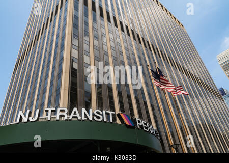 Penn Plaza mit NJ Transit und der Penn Station Eingang, NYC, USA Stockfoto