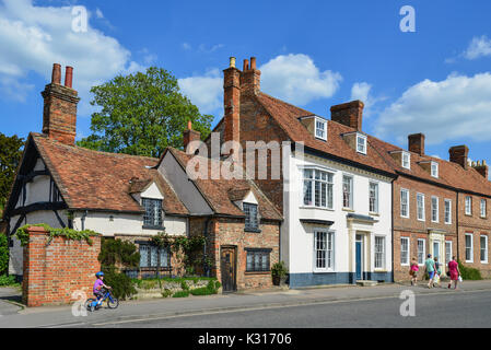 Zeit auf dem Land auf High Street, Thame, Oxfordshire, England, Vereinigtes Königreich Stockfoto