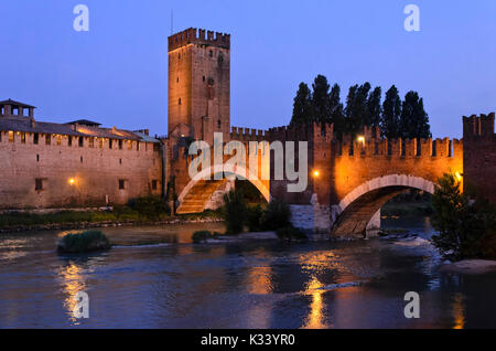 Ponte Scaligero und Castelvecchio, Verona, Italien Stockfoto
