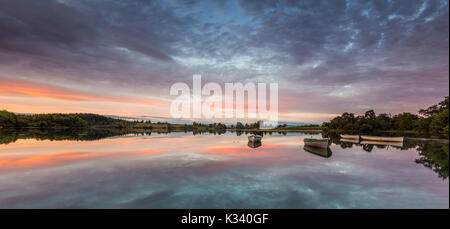 Loch Rusky ist ein kleines Süßwasser-Loch in der Nähe von Callander in den schottischen Highlands. Stockfoto