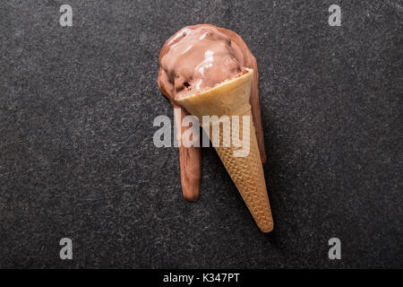 Schokolade schmelzen von Eis an einem heißen Sommertag Stockfoto