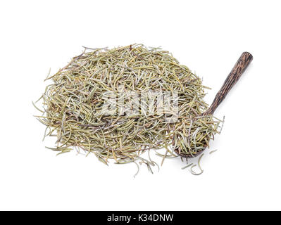 getrockneten Rosmarin in Kochlöffel auf weißem Hintergrund. Stockfoto