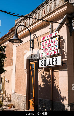 Sóller ist eine Stadt-, Hafen- und Gemeinde an der Westküste von Mallorca ist berühmt für seine Eisenbahn, auf den Balearischen Inseln in Spanien. Stockfoto