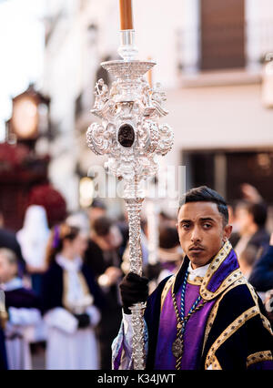 Büßer von 'Los Negritos ' Bruderschaft die Teilnahme an Prozessionen während der Semana Santa (Karwoche), Sevilla, Andalusien, Spanien Stockfoto