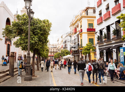 Straßenszene in Sevilla, Andalusien, Spanien Stockfoto