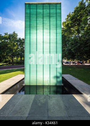 National Police Memorial auf der Mall in London, Großbritannien. Das Denkmal wurde von Normalen fördern und Per Arnoldi entworfen und 1995 vorgestellt Stockfoto