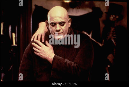 ADDAMS FAMILY CHRISTOPHER LLOYD Datum: 1991 Stockfoto