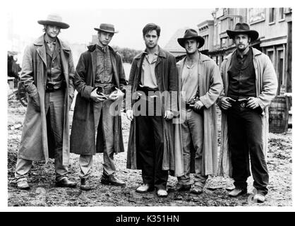 AMERICAN OUTLAWS L-R, WIRD MCCORMACK, Gregory Smith, COLIN FARRELL, Scott Caan, GABRIEL MACHT Stockfoto