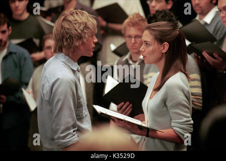 VERWERFEN SIE DAS URHEBERRECHT: PARAMOUNT PICTURES/SPYGLASS ENTERTAINMENT CHARLIE HUNNAM, KATIE HOLMES VERWERFEN CHARLIE HUNNAM, KATIE HOLMES Datum: 2002 Stockfoto