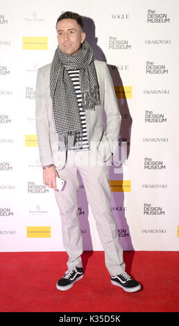 Foto muss Gutgeschrieben © Alpha Presse 078237 22/11/2016 Nick Grimshaw im Design Museum VIP LAUNCH in London. Stockfoto