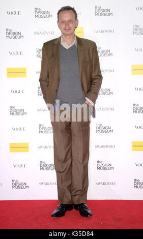Foto muss Gutgeschrieben © Alpha Presse 078237 22/11/2016 Tom Dixon im Design Museum VIP LAUNCH in London. Stockfoto