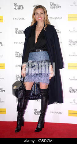Foto muss Gutgeschrieben © Alpha Presse 078237 22.11.2016, Petra Nemcova im Design Museum VIP LAUNCH in London Stockfoto