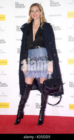 Foto muss Gutgeschrieben © Alpha Presse 078237 22.11.2016, Petra Nemcova im Design Museum VIP LAUNCH in London Stockfoto