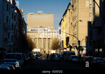 Ansicht der Volksbühne, Rosa-Luxemburg-Straße, Berlin, Deutschland Stockfoto