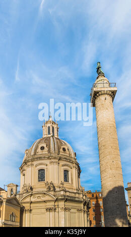 Santissimo Nome di Maria Al Foro Traiano Kirche und Trajan Spalte Stockfoto