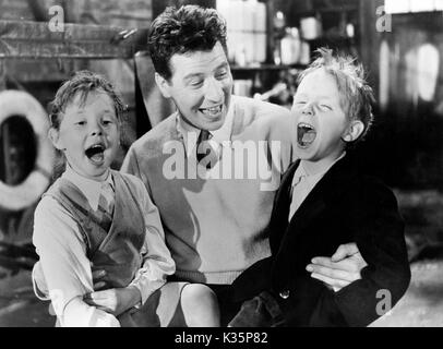 Ein Schrei aus den Straßen, Großbritannien 1958, Regie: Lewis Gilbert, Darsteller: Max Bygraves (Mitte) Stockfoto