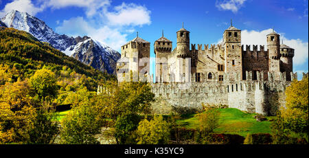 Beeindruckende Fenis Castle, Valle d'Aosta, Italien. Stockfoto