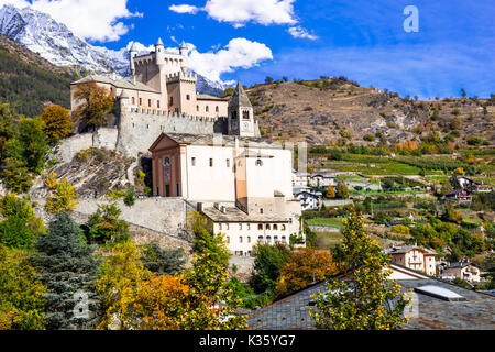 Schöne Saint-Pierre schloss, Panoramaaussicht, Valle d'Aosta, Italien. Stockfoto