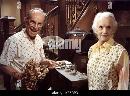 Batterien NICHT IM LIEFERUMFANG ENTHALTEN Hume Cronyn, Jessica Tandy Datum: 1987 Stockfoto